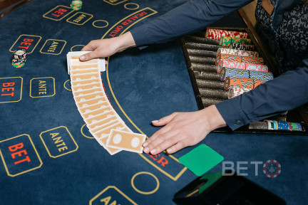 Ορισμένα καζίνο προσφέρουν παραλλαγές χωρίς προμήθεια τυχερών παιχνιδιών.